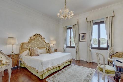 Double or Twin Room with Lagoon View