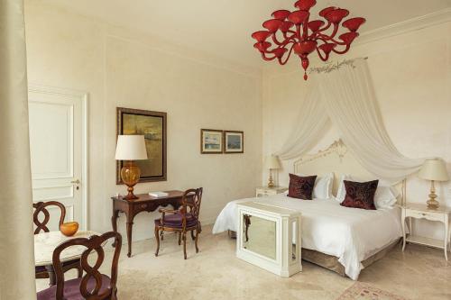 Junior Suite Poolside with Patio