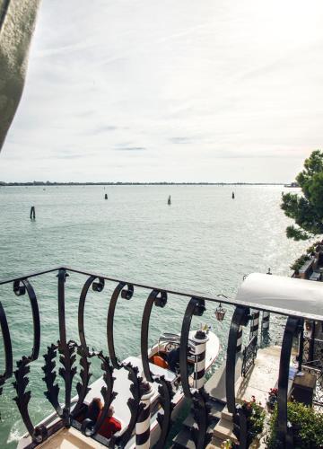 Signature Suite with Terrace (Serenissima)