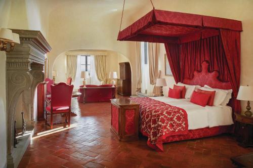 Deluxe Suite in Historical Building