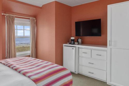 Ocean Front Queen