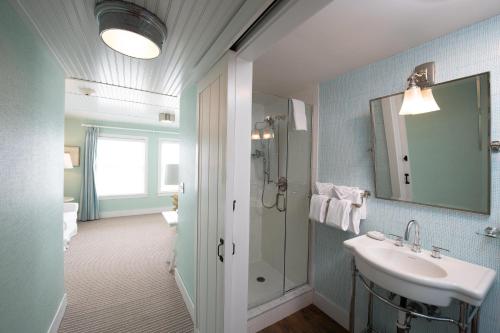 Ocean Front King