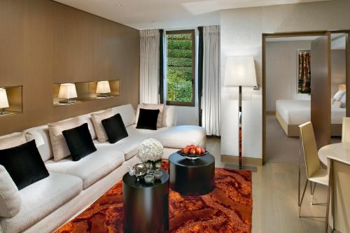 Couture Suite