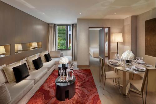 Couture Suite