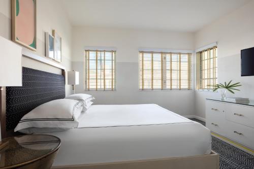 Essential King Room