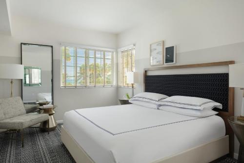 Premium King Room with Terrace - Oceanfront