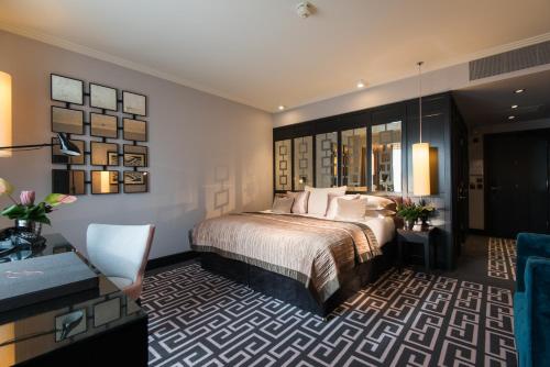 Standard Wheelchair Accessible Room