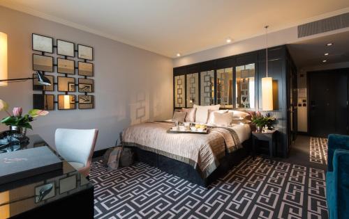 Standard Wheelchair Accessible Room