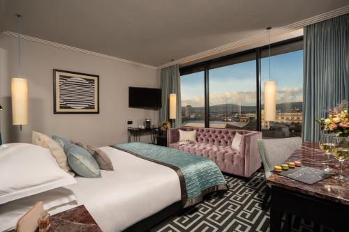 Signature View King
