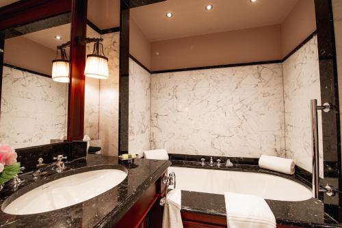 Premium King Room with Opera View