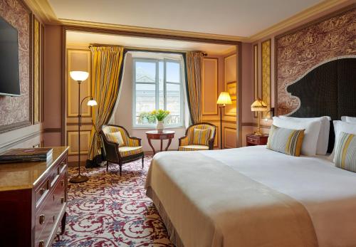 Premium King Room with Opera View