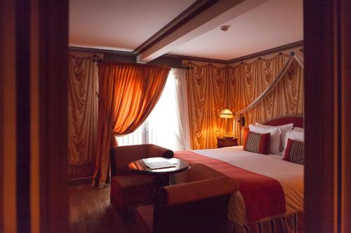 One Bedroom King Suite