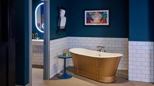 Signature Suite
