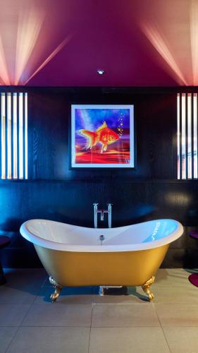 Signature Suite