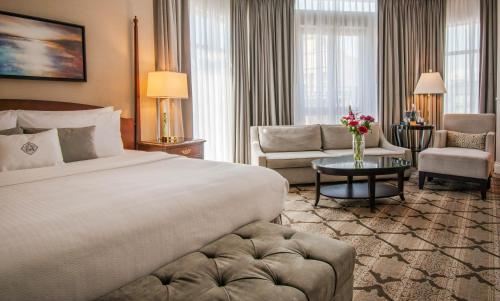Signature Corner Room