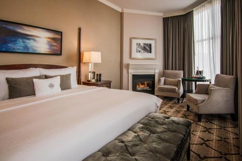 Diamond Room with Harbor view