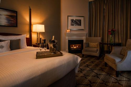 Diamond Room with Harbor view