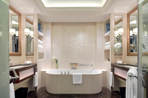 Grand Deluxe Suite