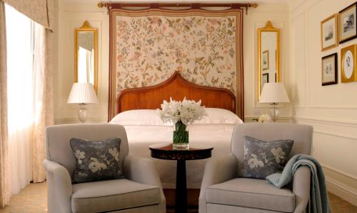 Garden Room with one king bed