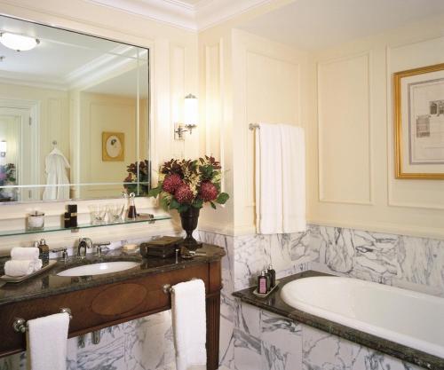 Garden Room with two twin beds
