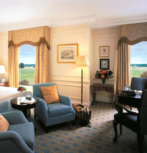 Heritage Room with two twin beds