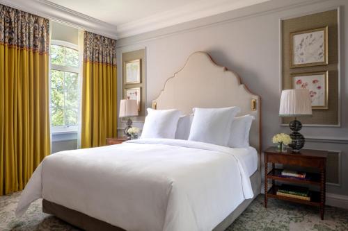 Park Suite with one king bed
