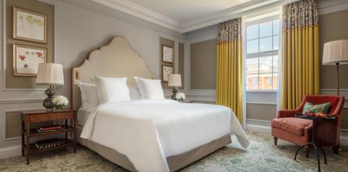 Accessible Executive Suite King Bed