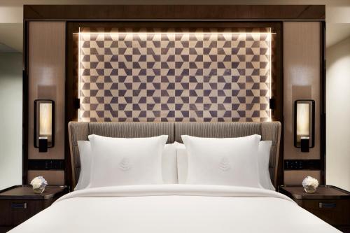 Deluxe Peak-View Room Two Double