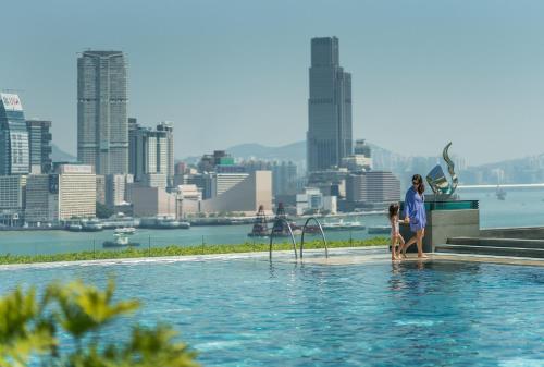 Staycation Offer - Deluxe King Room with Peak View with Free Room Upgrade and Late Check Out