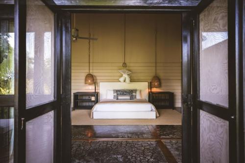 Signature Canopy Suite
