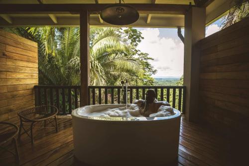 Signature Canopy Suite