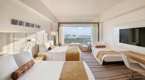 Deluxe Premier Twin Room with Extra Bed - Non-Smoking