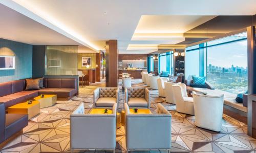 Club Deluxe Premier Twin with free access to Lounge - Non-Smoking
