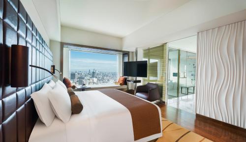 The Prince Gallery Suite  with free access to Lounge - Non-Smoking