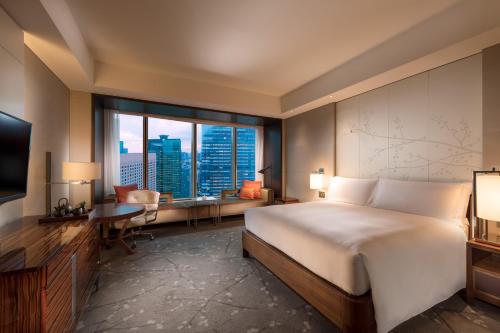 Executive King Room with City View