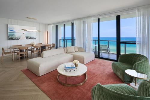 Luxury Oceanfront 2.5 Bdr, Suite, Bedroom 1: 1 King, Bedroom 2: 1 Queen, Balcony