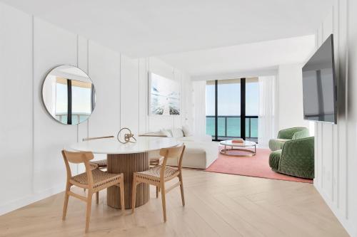 Oceanfront 2 Bedroom, Suite, Bedroom 1: 1 King, Bedroom 2: 1 Queen, Corner room, Balcony