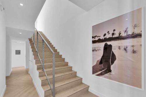 Penthouse 8, 2 Bedroom Bi-level Suite, Bedroom 1: 1 King, Bedroom 2: 1 King, Ocean view, Balcony