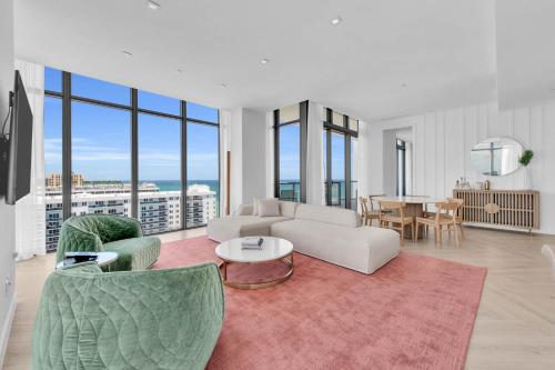Penthouse 8, 2 Bedroom Bi-level Suite, Bedroom 1: 1 King, Bedroom 2: 1 King, Ocean view, Balcony
