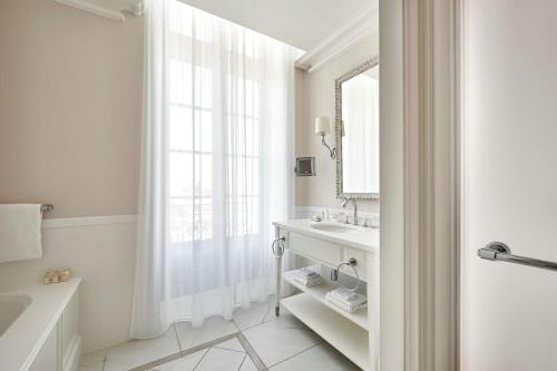 Deluxe Twin Room with Ocean View  