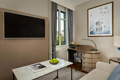 Garden View Suite, Suite, 1 King, Garden view