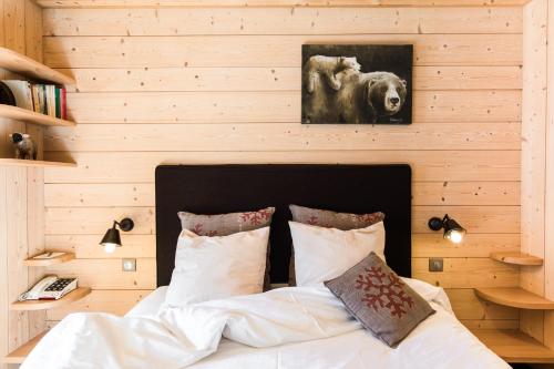 Double Room M (2 Adults)