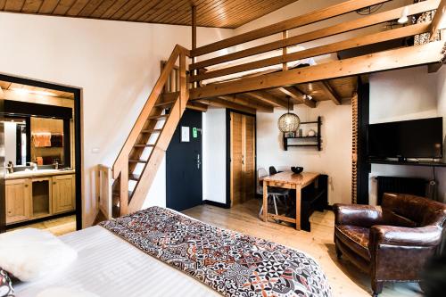 Duplex Room L (2 Adults + 2 Children)