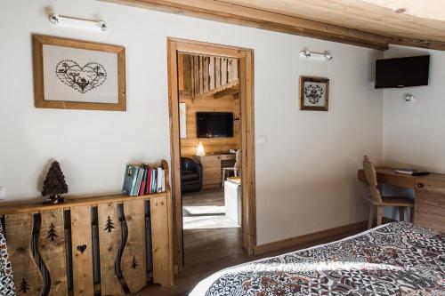 Suite with Independant Room (2 Adults + 2 Children)