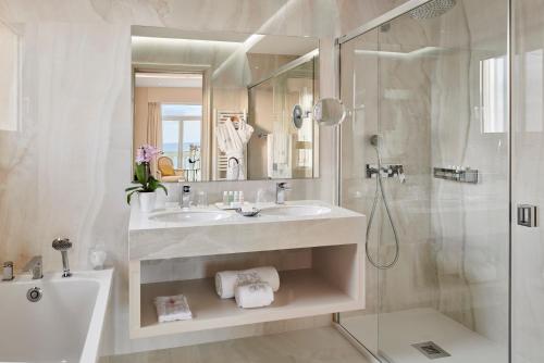 Deluxe Double Room with Sea View Terrace
