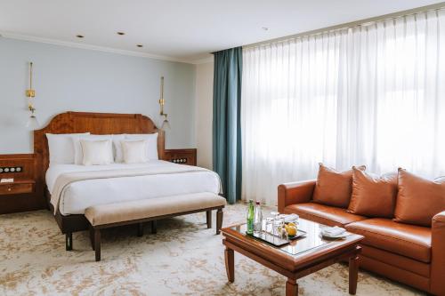 Junior Suite (2 Adults)