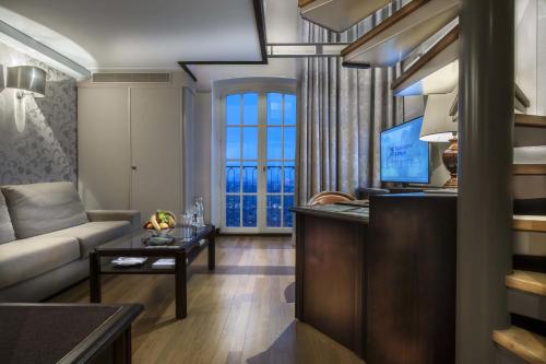 Junior Suite (2 Adults)