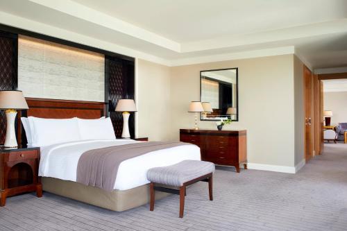 Club Carlton Suite