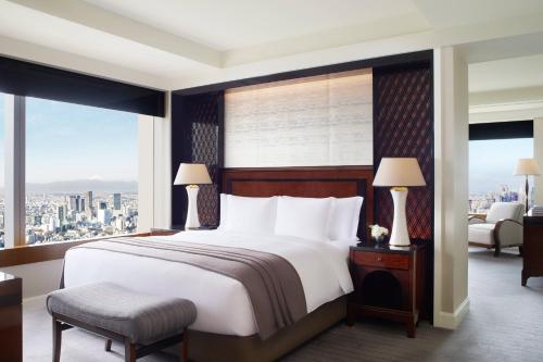 Club Executive Suite