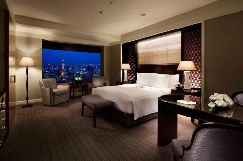 Club Tower Deluxe 